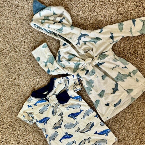 Baby Boy Shark & Whale Jumper & Towel Robe Bundle | Size 9M | Carter’s - Picture 2 of 10